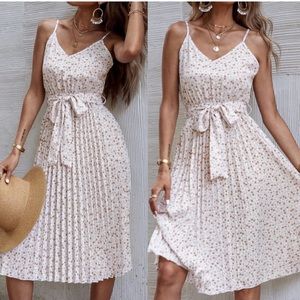 Boho floral print pleated belted cami dress